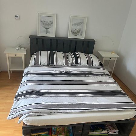Apartman Papousek Lägenhet Znojmo Exteriör bild